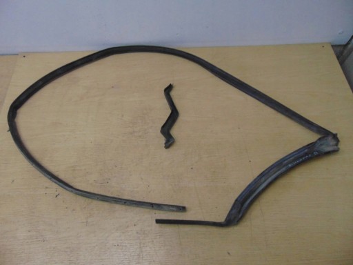 7N0809876D - УПЛОТНИТЕЛЬ ПОРОГА SEAT ALHAMBRA 7N5 LIFT ПРАВЫЙ