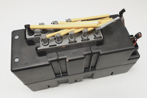 Mercedes w220 насос центрального замка 2208000248