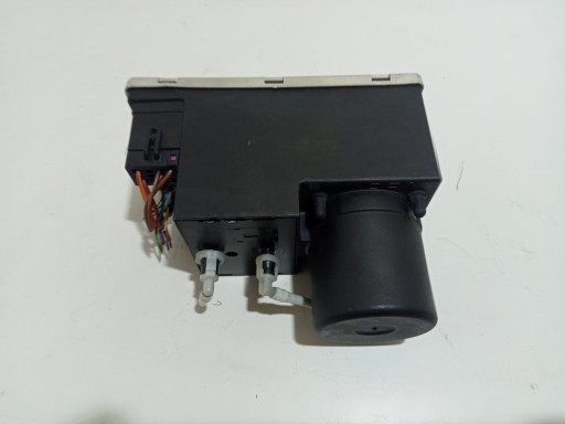 8D0862257 - Audi a4 b5 насос центрального замка 93059193