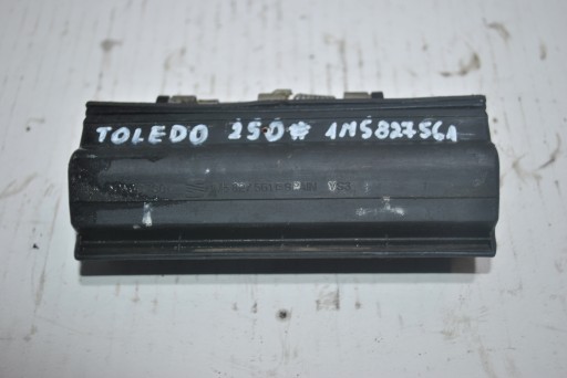 РУЧКА ЗАДНІХ ДВЕРЕЙ SEAT TOLEDO II 1M5827561E