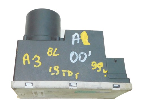 8D0862257B - Audi a3 8l 1999 3d насос центрального замка