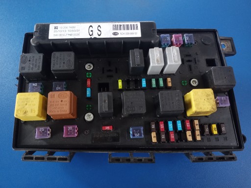 13206746m - Коробка модуль BSI Opel Astra H 13206746MGS