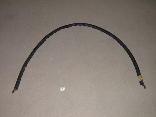 3356515 - ) УПЛОТНИТЕЛЬ СТЕКЛА ДВЕРИ VOLVO FM12 FH12 НИЖНЯЯ