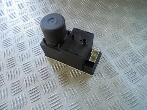 Насос центрального замка 8l0862257k audi a3 8l