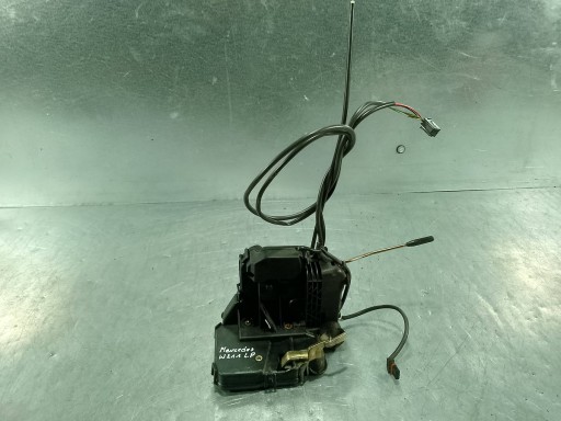 Замок левый передний MERCEDES-BENZ W211 2117200335