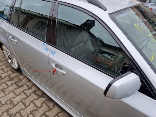 1360106 - Планки SHADOW LINE BMW E61 глянец в сборе