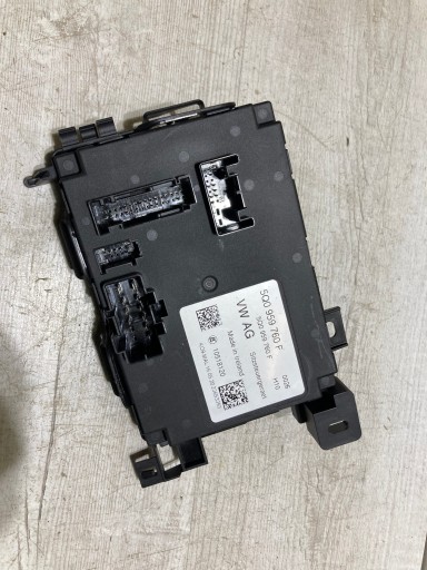 Модуль сидіння 5q0959760f skoda superb iii 3v