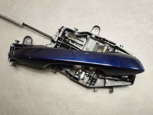 510837812M - VW Touran III 5T задняя правая ручка LC5B