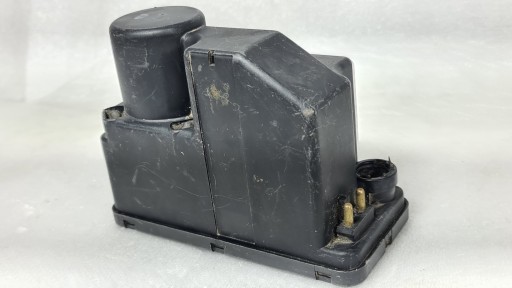 Mercedes w124 насос центрального замка 0008000548