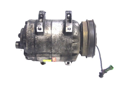 8D0260805D - Компресор кондиціонера AUDI A4 A6 PASSAT B5 1.9 TDI