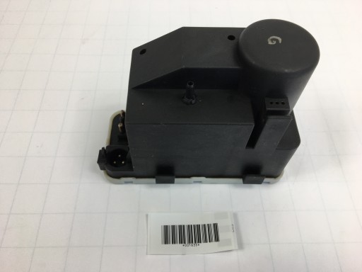 /001635 - Насос центрального замка mercedes w124 1248000348 w201 190 w126 0132006321