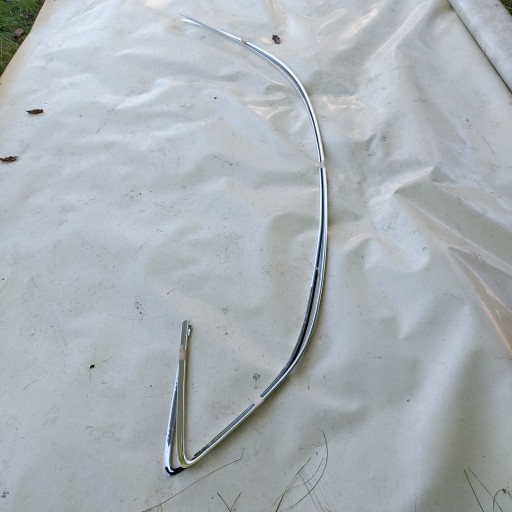 8R0853704B - Хромированная накладка левая AUDI Q5 8R0853703B