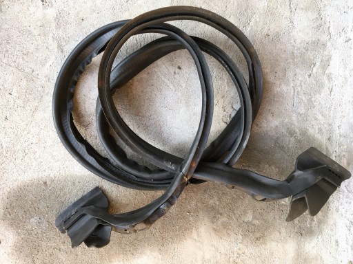 A2307500098 - Прокладка крышки багажника MERCEDES SL 500 R230