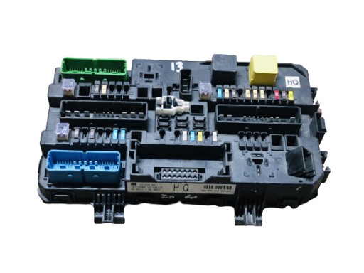 ASTRA H ZAFIRA B БЛОК ПРЕДОХРАНИТЕЛЕЙ 13220831