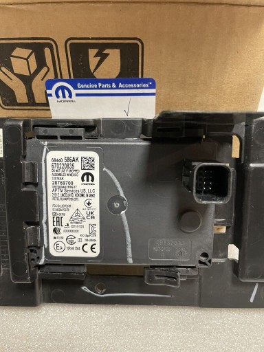 68440586AK - Jeep grand cherokee 2021- wl acc радар перед