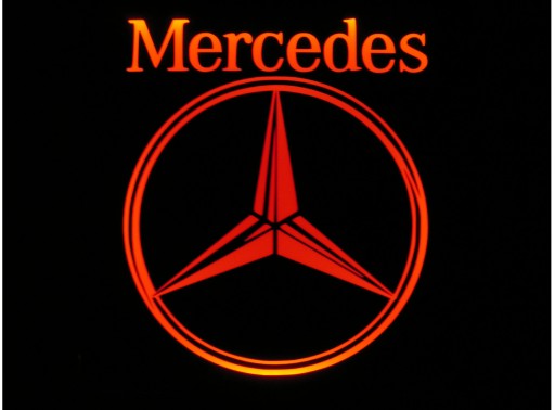 Світлодіодна дошка з логотипом Mercedes над ліжком панель LKW tir