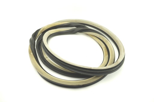 357097 - Уплотнитель двери правый передний CITROEN C5 III X7 RW