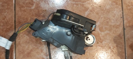 Замок розсувних дверей правий VITO 639 A6397300535