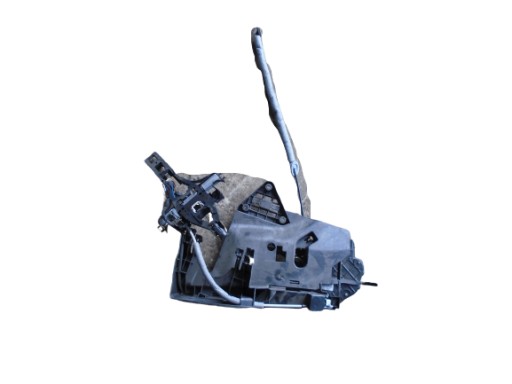 КРОНШТЕЙН ДВЕРИ ПРАВЫЙ ПЕРЕДНИЙ XC60 10R-