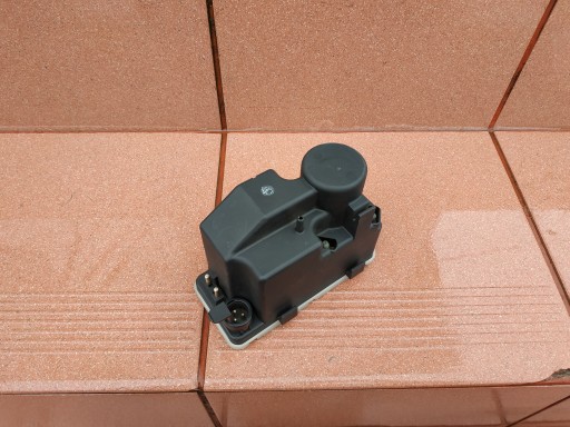 0008001148 - Насос центрального замка mercedes 124 w124