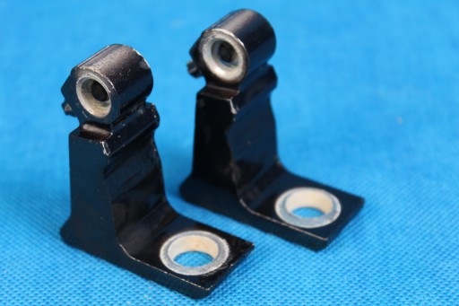 SKODA KAROQ ПЕТЛИ ЗАДНЕЙ ЛЕВОЙ ДВЕРИ 8X0831403E 18R