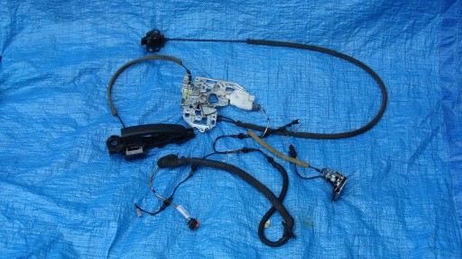 8200766888 - ЗАМОК ДВЕРИ ПРАВЫЙ ЗАДНИЙ RENAULT MASTER 3 906123257R