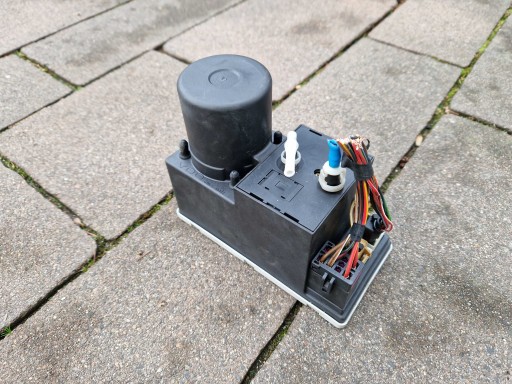 Насос центрального замка audi 8l0862257k