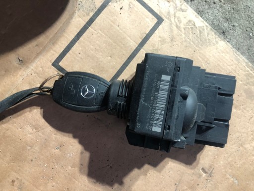 900 33 - Замок зажигания sprinter 906 2013-2023, пульт дистанционного управления a9069003303