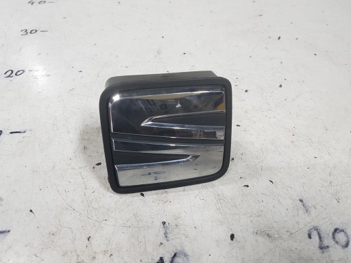 6J0827565 - SEAT IBIZA 4 IV LIFT РУЧКА ДВЕРИ БАГАЖНИКА ЗАДНЯЯ