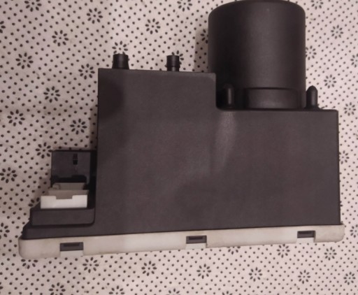 Насос центрального замка audi oe 8l0862257l