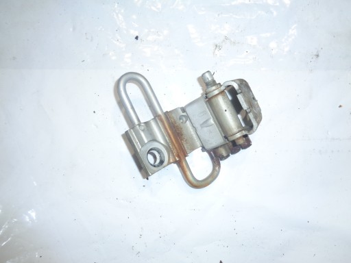 GOLF IV ДВЕРНАЯ ПЕТЛЯ ЛЕВАЯ ПЕРЕДНЯЯ 4B0831411B