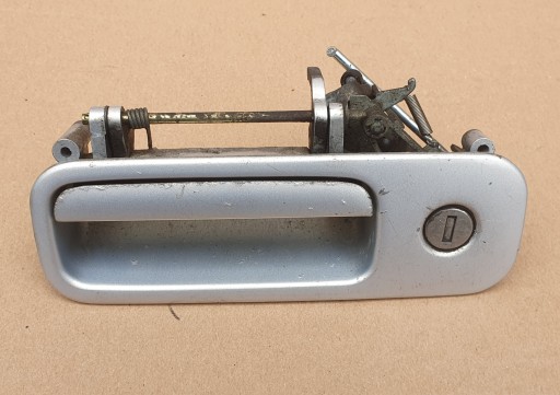 1014062650 - VOLKSWAGEN GOLF IV 4 РУЧКА ЗАДНІХ ДВЕРЕЙ БАГАЖНИКА