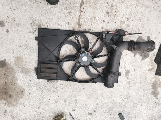 Вентилятор радиатора VW GOLF V AUDI A3 1.6 бензин