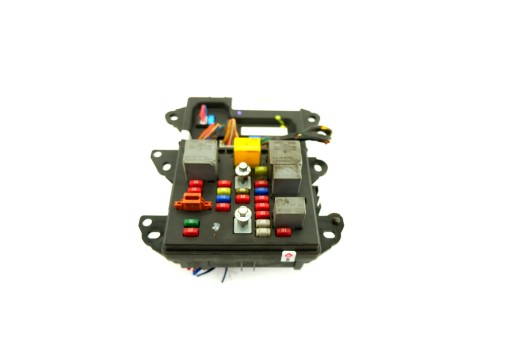 БЛОК ПРЕДОХРАНИТЕЛЕЙ KIA CERATO 91950-2F061