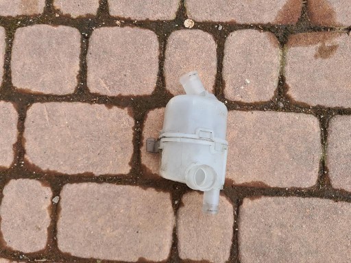 Бак для води 2.0d opel insignia b 13436093