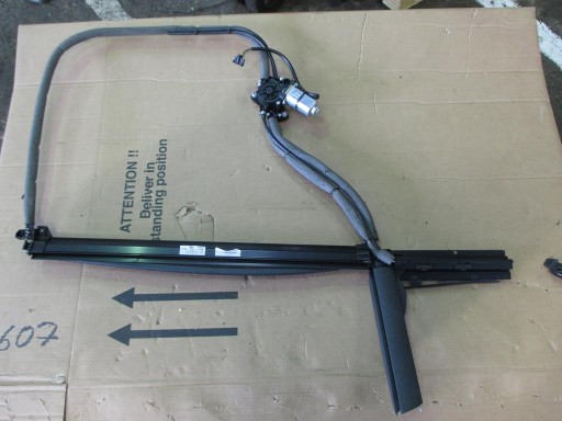 MERCEDES S W221 шторка двери левая задняя A2218100520