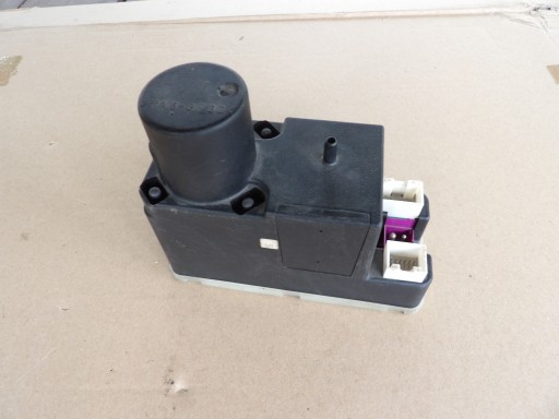 4A0862257G - Audi a8 d2 a6 c4 помпа центрального замка