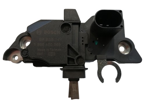 1986AE0069 - Ориг. регулятор генератора bosch bmw e60 e61 e65