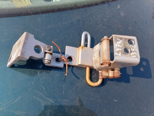 8D0831411D - Петля двери левая передняя KPL AUDI A4 B5 LY7W хорошее