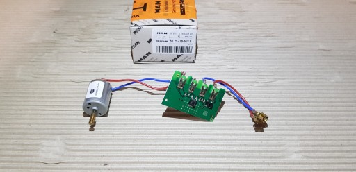 81.25238.6013 - Чоловік електричний півень двигун