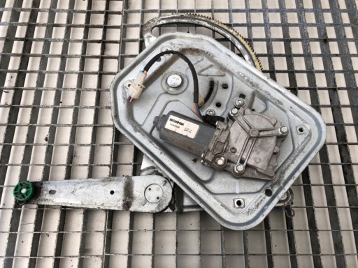 LORK-995-537161 - Стеклоподъемник левый передний scania p,g,r,t - series 1442292 хэтчбек