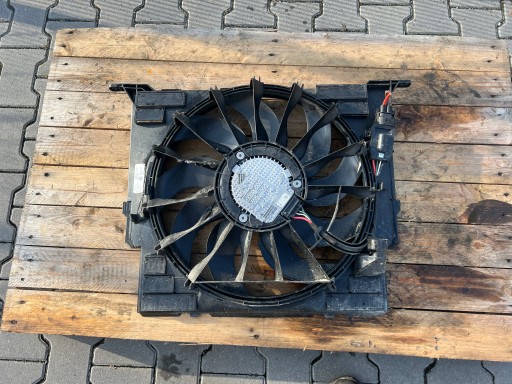 17428472268 - BMW G11 G30 G31 вентилятор радиатора 8472268