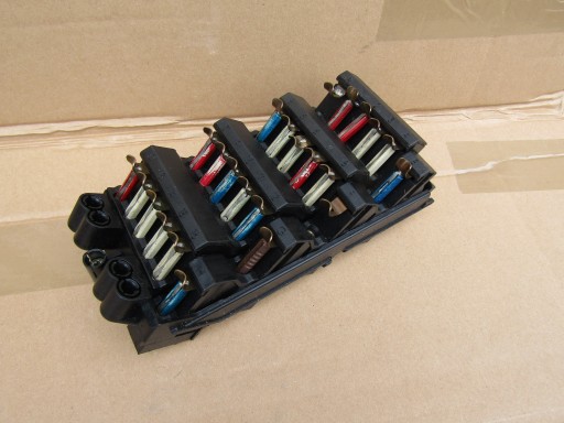 1245402050 - 8 MERCEDES W124 коробка запобіжників великий