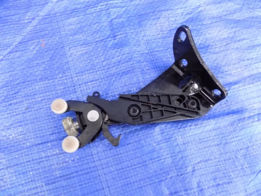 7H0843398 - Ролик сдвижной двери правый VW T6 16-