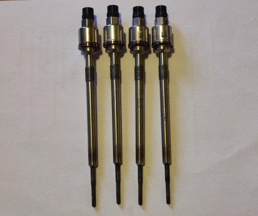 0103010901 - Свеча накаливания insignia a astra j 2.0 cdti 55564163