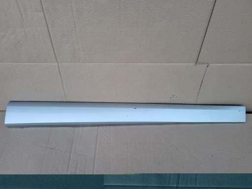 801861830r - RENAULT MEGANE III 3 МОЛДИНГ ПЕРЕДНЕЙ ПРАВОЙ ДВЕРИ