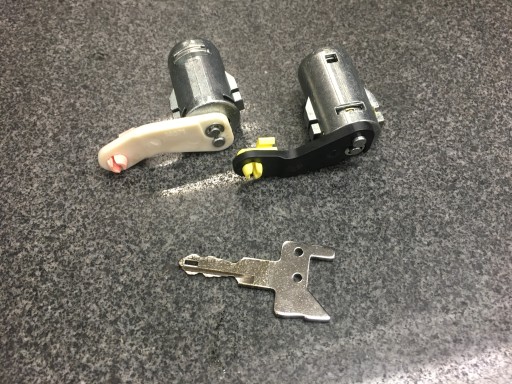 1 - ВСТАВКИ ЗАМКА RENAULT PREMIUM С КЛЮЧОМ