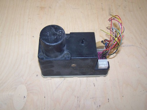 Насос центрального замка audi a8 d2 4a0862257g