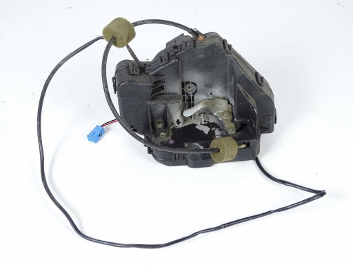 A2037300435 - Mercedes C Class W203 замок дверей правий задній