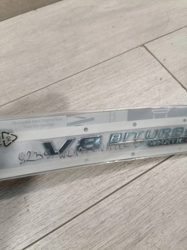 8239. ЗНАК ЭМБЛЕМА MERCEDES W213 A2138179900